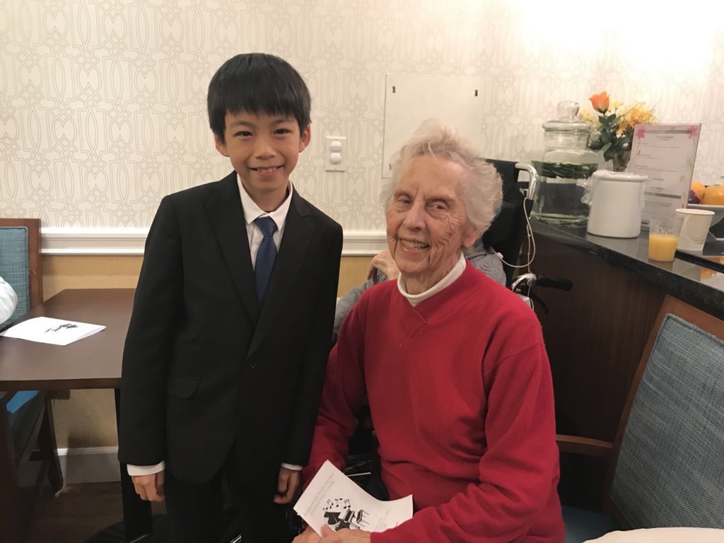 Piano performance with bouquet